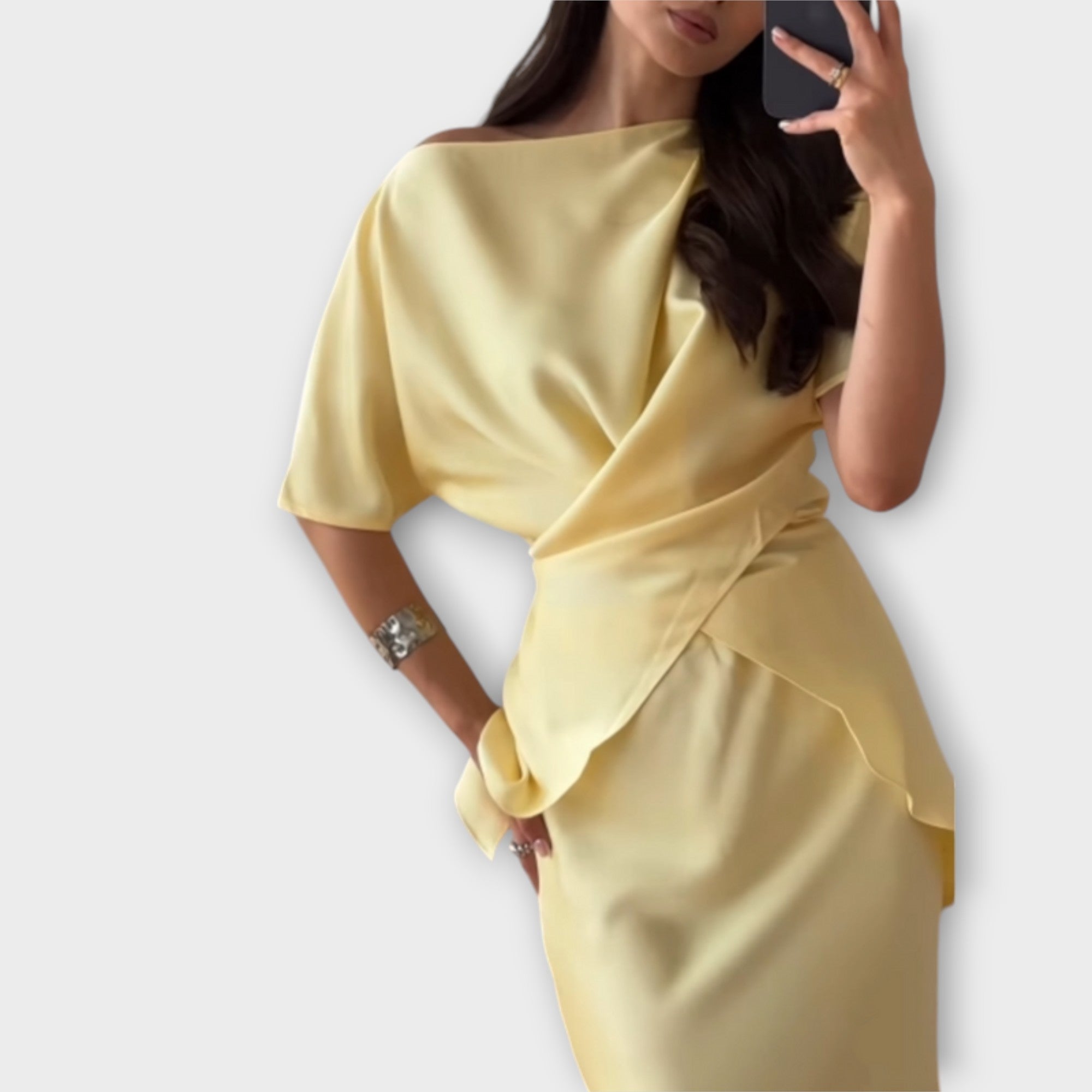 Finja - Top Off-Shoulder con Nodo Anteriore e Completo Gonna