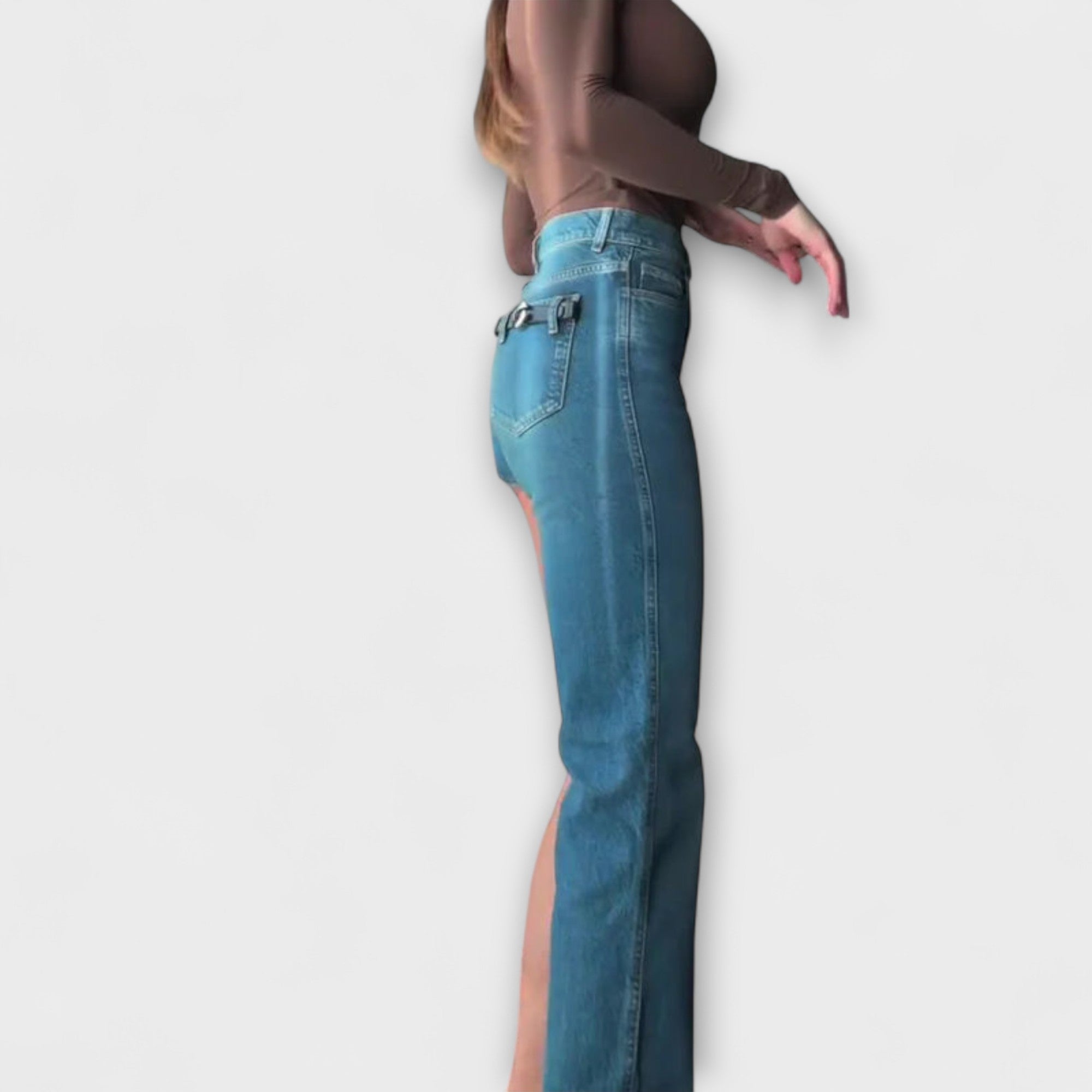 Astra - Pantaloni Corti in Denim Asimmetrici e Trendy con Spallina