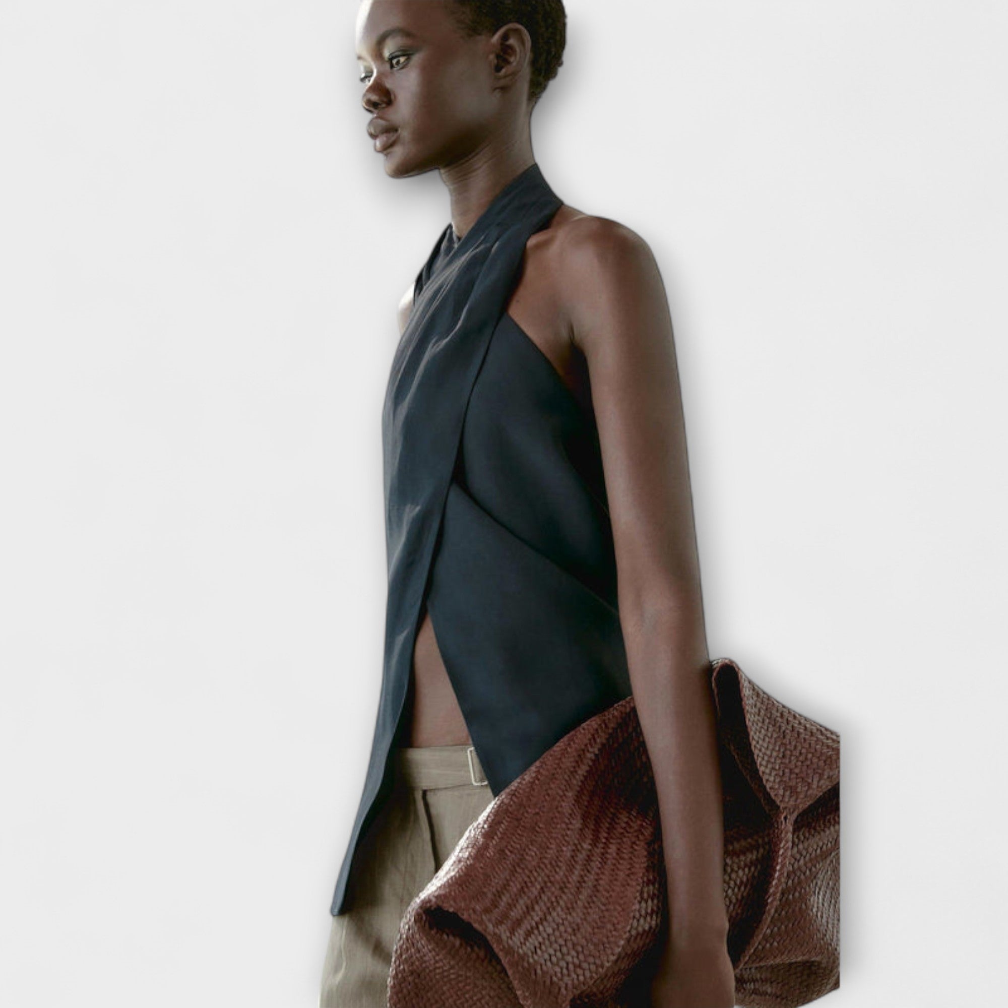 Hannah - Top Halter Blu con Taglio Sulla Schiena