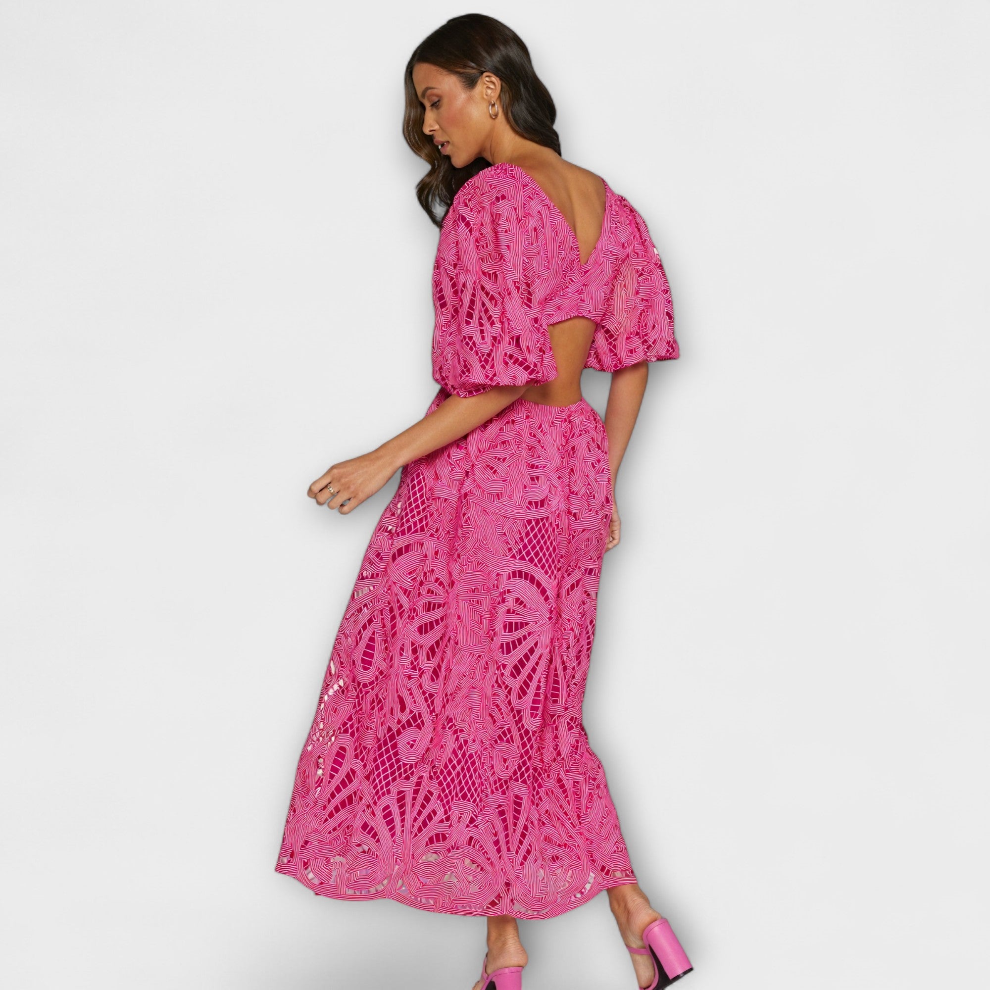 Abito Elegante con Dettagli Delicati