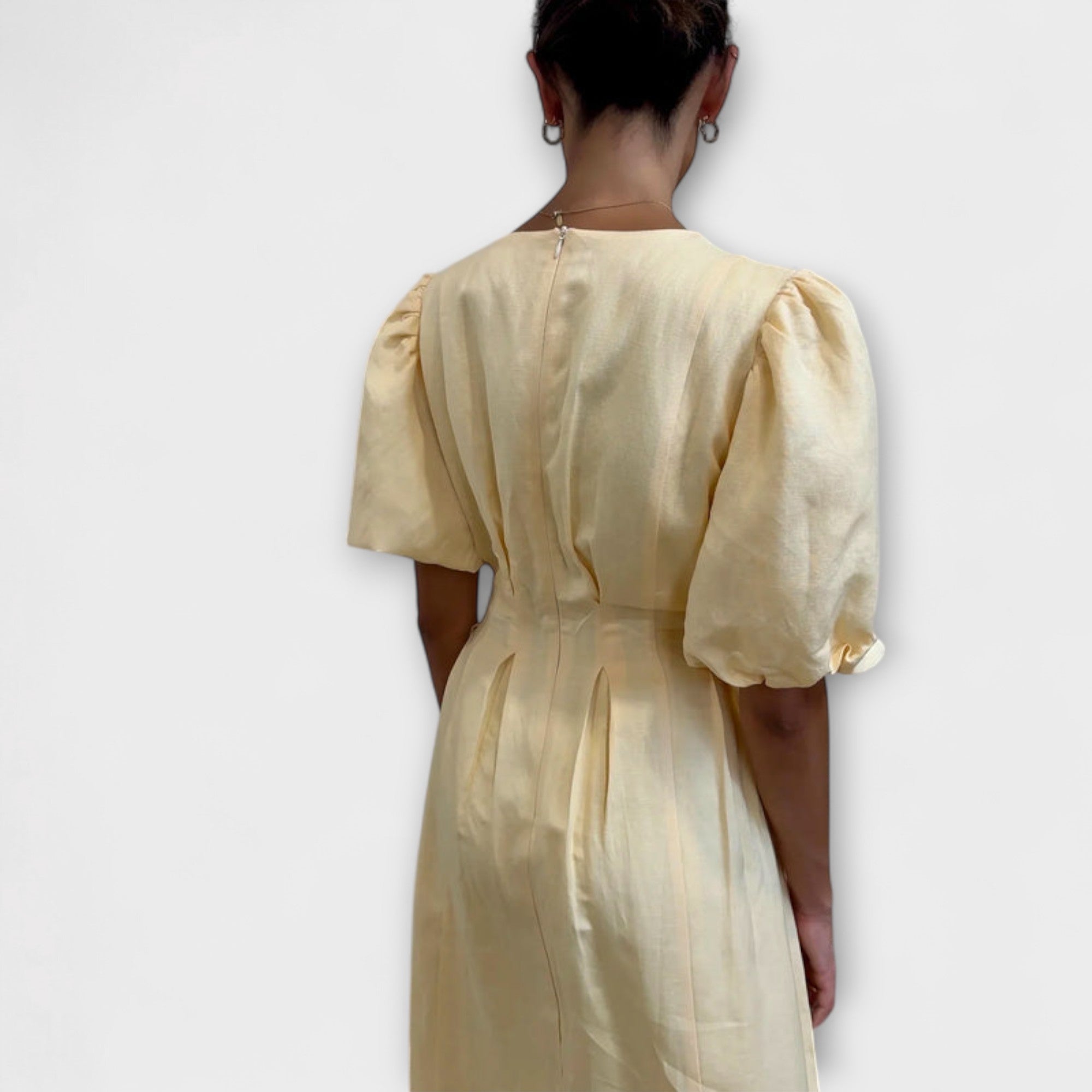 Josephine - Abito Maxi Giallo Burro con Design Arioso