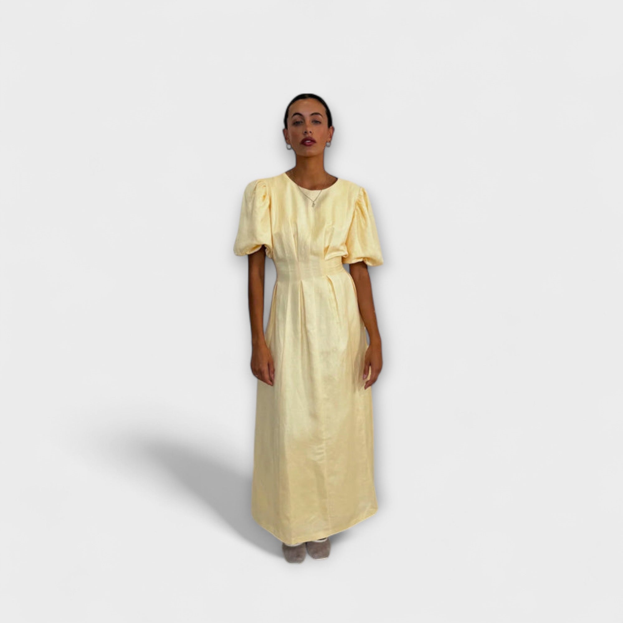 Josephine - Abito Maxi Giallo Burro con Design Arioso