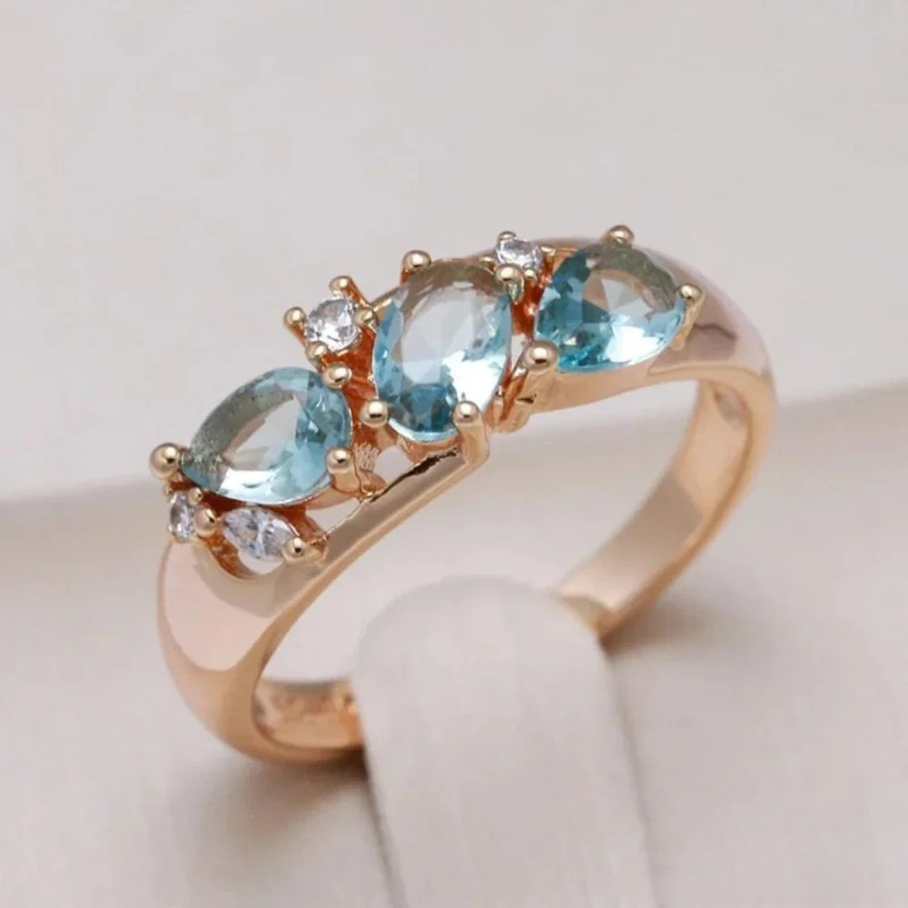 Anello d'oro con zirconia blu