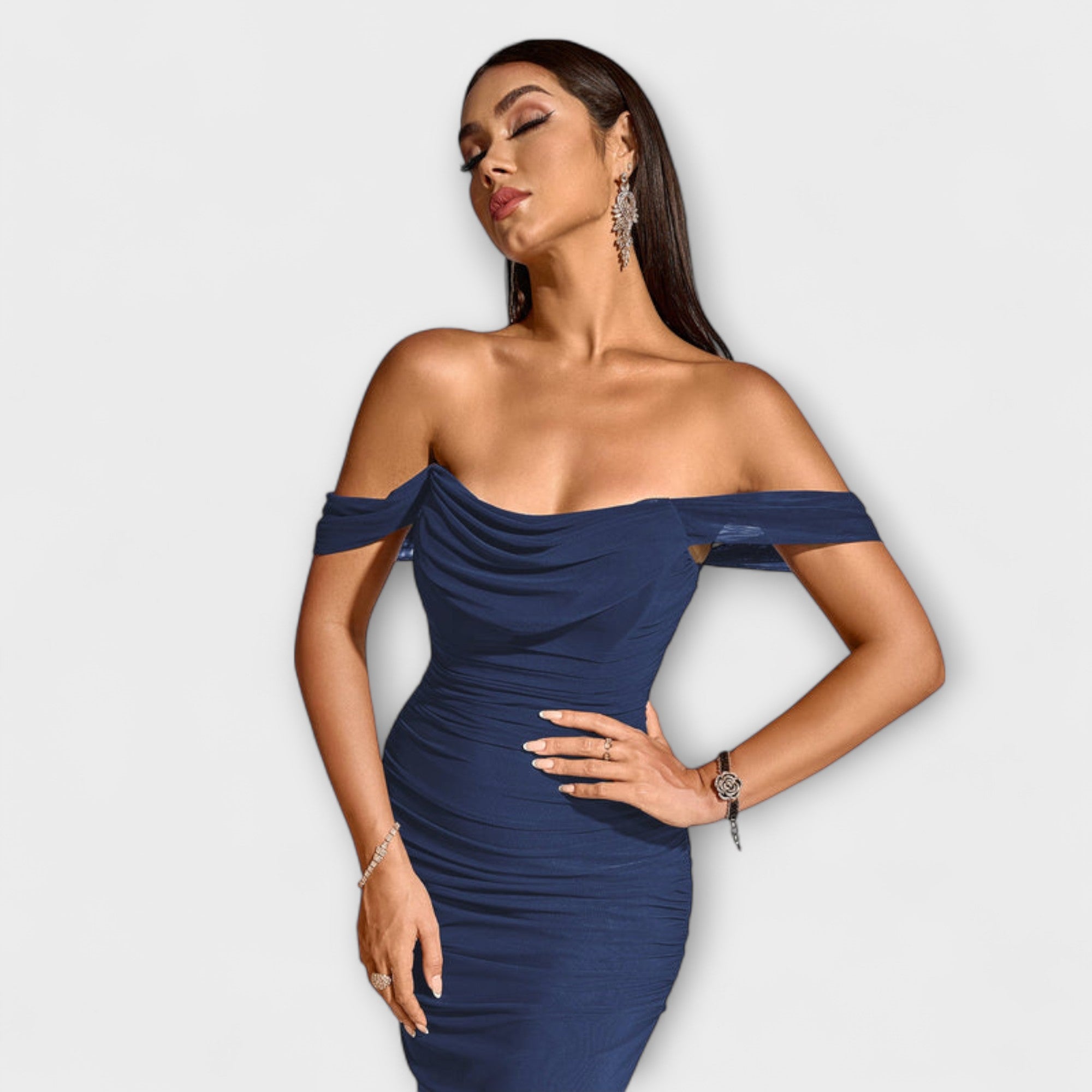 Ione - Vestito Bodycon con Volant a Spalle Scoperte