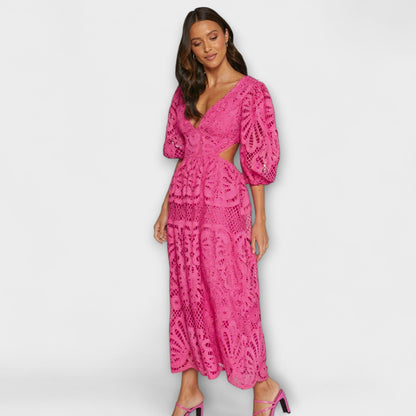 Abito Elegante con Dettagli Delicati