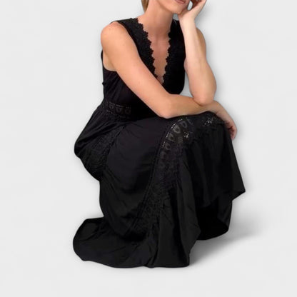 Aurélie - Elegante Abito in Pizzo con Scollo a V